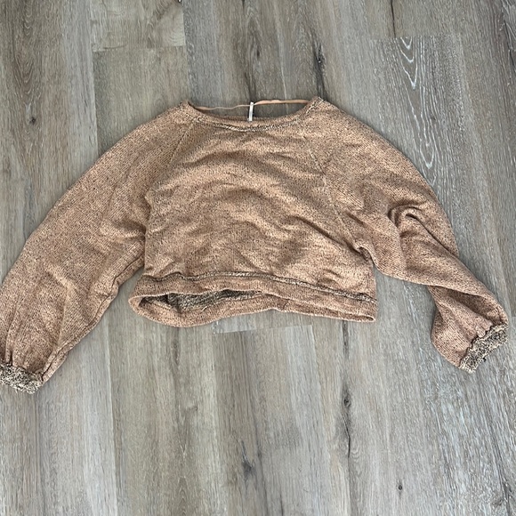 Free People Tops - Free people cropped sweatshirt